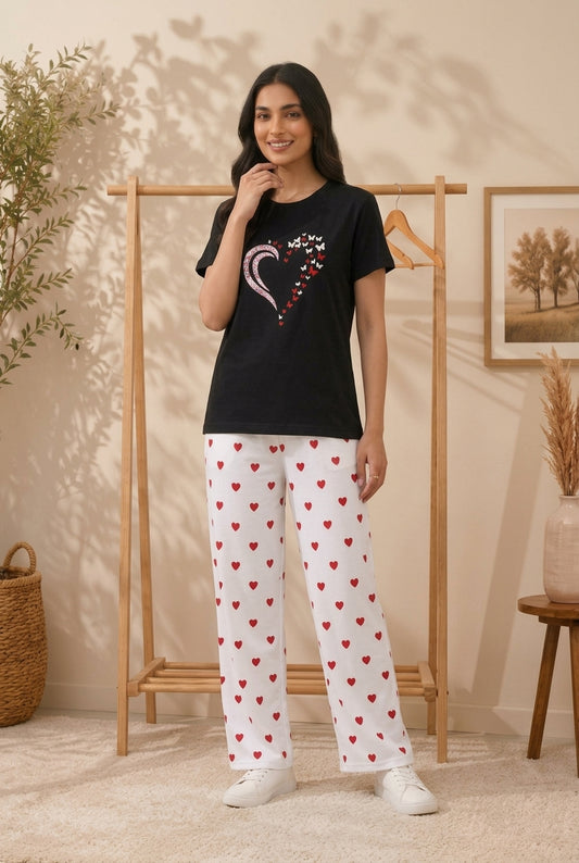 Black Heart Print Cotton Jersey T-Shirt & White Pajama Set