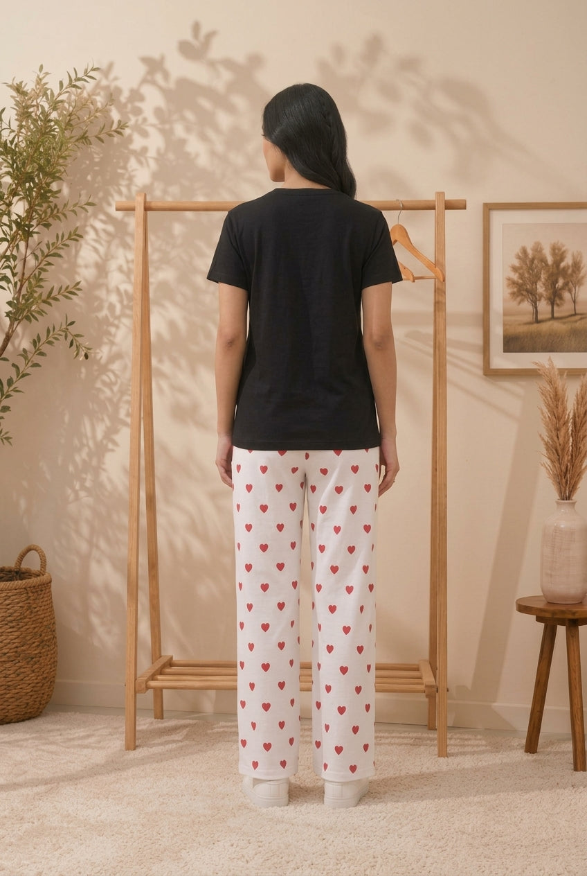 Black Heart Print Cotton Jersey T-Shirt & White Pajama Set